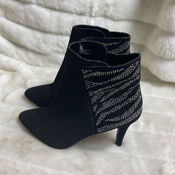 Me too  Eliza black faux suede ankle boots embellished with  silver studs SZ11M - Picture 2 of 11